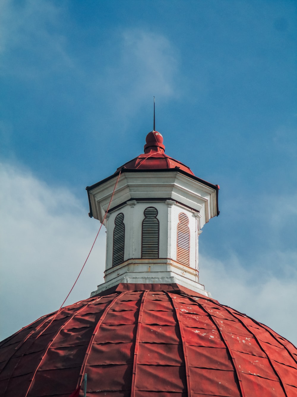 a red and white tower