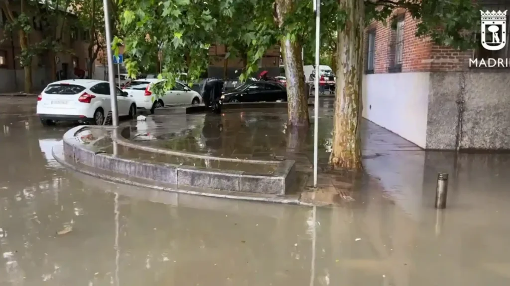 Lluvias torrenciales inundan la ciudad