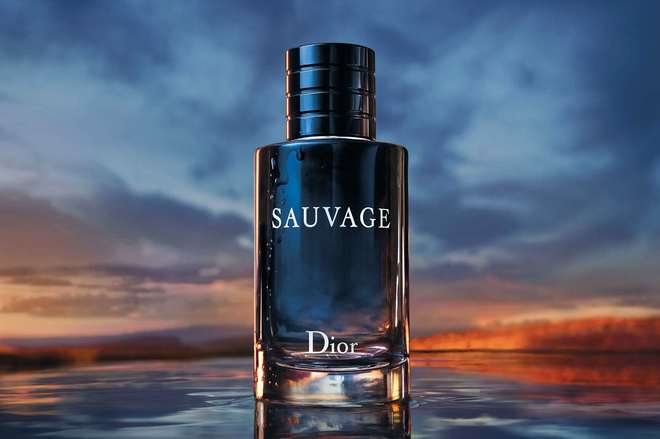 Sauvage de Dior ha dejado una marca duradera en la cultura popular. Su éxito ha trascendido el mundo de los perfumes y se ha convertido en un símbolo de estilo y distinción.
