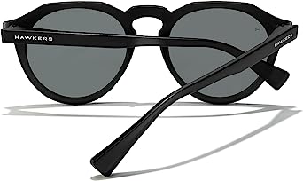 Hawkers es una marca reconocida mundialmente por su compromiso con la calidad y la excelencia en la fabricación de gafas de sol.